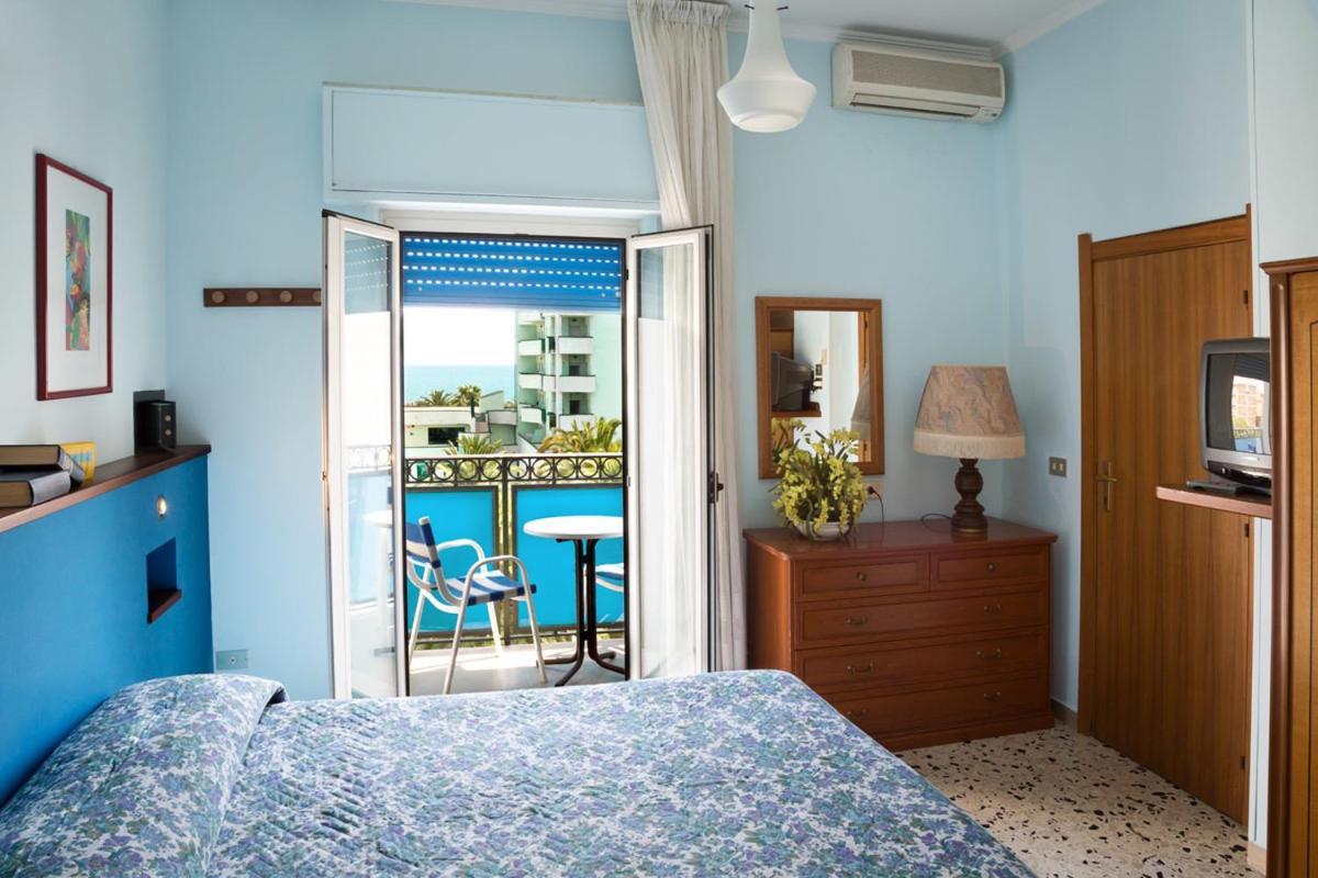سان بنيديتّو ديل ترونتو Residence 7 Bello الغرفة الصورة